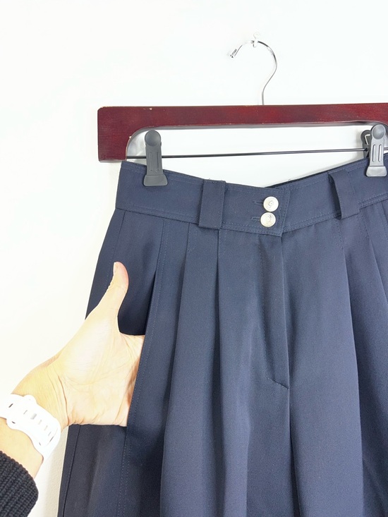 Vtg 80s W German navy wool blend wide leg cropped pleated old money culottes 4 - Picture 8 of 17